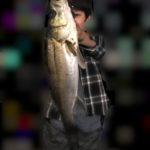 横浜、小学生（７歳）がシーバスを釣る！
